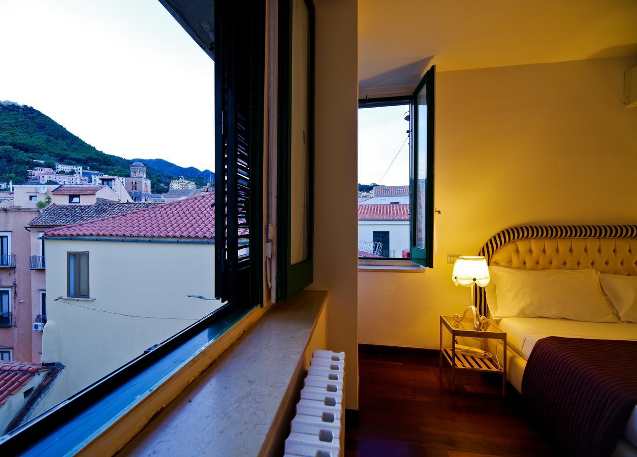 Bed And Travel Apartment Dogana Regia 15 ซาแลร์โน ภายนอก รูปภาพ