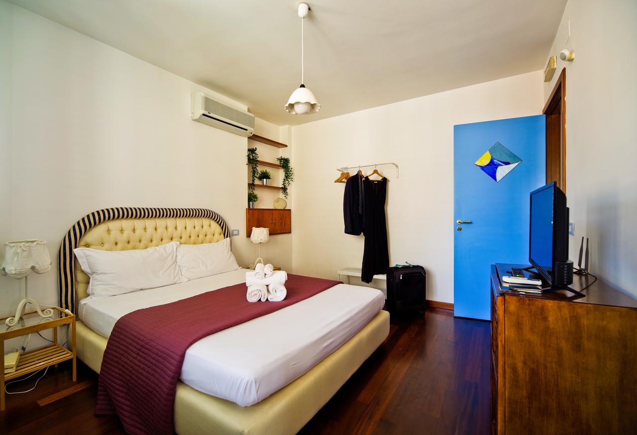 Bed And Travel Apartment Dogana Regia 15 ซาแลร์โน ภายนอก รูปภาพ